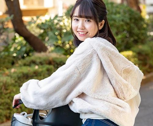 【ＶＲ】息子と同じ保育園に通うFカップママに家に誘われて…旦那さんが単身赴任中らしいのだが…