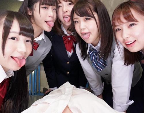 唾のみＶＲ！ＪＫと体育倉庫で待ち合わせ、今日はいつもの2人が友達をいっぱい呼んでくれた！