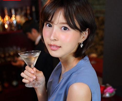 「葵つかさ」の美顔特化・キスされまくりＶＲ！さっきまでバーで飲んでいて、美女にお持ち帰りされた僕！