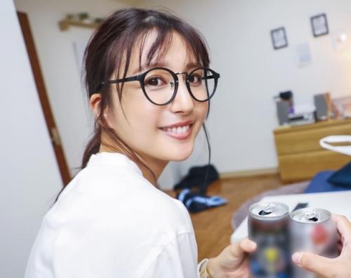 【ＶＲ】清楚系アラサーＯＬは、昼はバリバリのキャリアウーマン、夜は性欲モンスター！