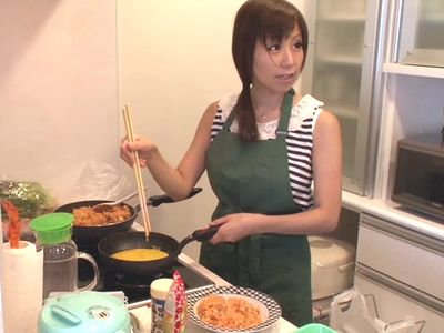 ◆熟女◆太ももにエッチなマン汁垂れちゃってもう早く肉棒突っ込んで欲しいお姉さんが何度も絶頂を強いられて激しいセックスで頭の中真っ白になっちゃう！