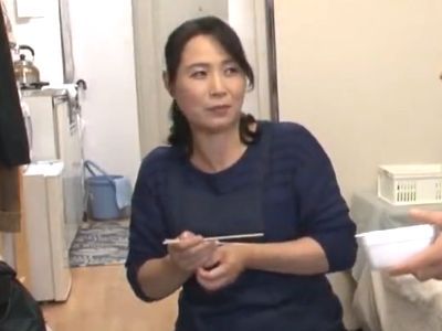 ◆熟女◆興奮しちゃってエッチな気分でグショグショに濡れちゃってる美人が極太ち●ちん挿入されて激しいセックスで絶頂アクメ！気持ち良すぎて絶頂イキ！