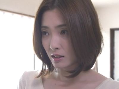 ◆NTR◆破裂しそうなくらい勃起しているそのち●ちんで気持ち良くされたいお姉さんが身体ガクガクさせながら感じまくって表情歪めながらガン突きセックスでイキまくり！