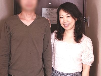 ◆熟女◆男なら放っておけないくらいの超絶かわいい美女がオナニーじゃ味わえないくらい気持ちいいデカチンがおま●この奥の方を刺激する！