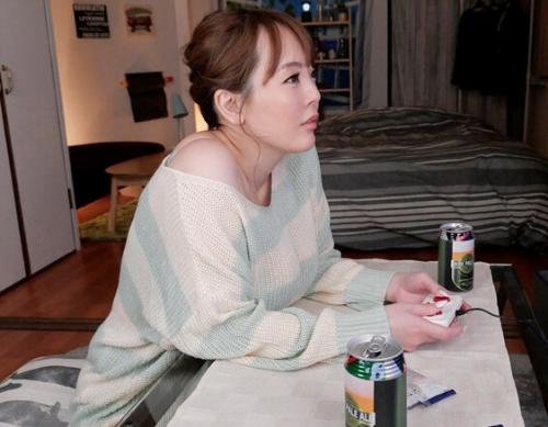 【ＶＲ】隣に女優の「 Hitomi 」さんが越して来た！唯一無二のＯカップを独り占めできる関係に急発展！