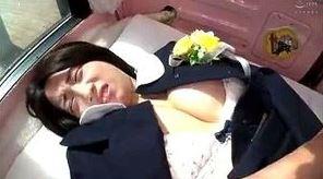 【マジックミラー便】学校を卒業したばかりだという女の子をナンパして卒業記念に犯してあげました