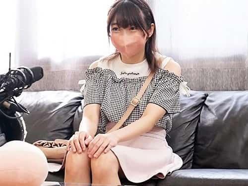 【マスクしたまま】このご時世で仮面を外せなくなったミニマム美少女が勃起したチ〇ポを受け入れ杭打ち騎乗位で中出し求め。。。