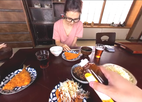 【VR-古川いおり】三十路の姉は相も変わらず無職！しかし部屋にはデカい自動オナニーマシーンがあるなんて誰から買ってもらったんだ！愛人か？