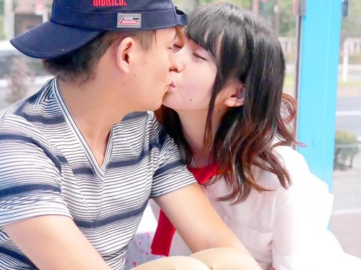 「初めてなんだぁ」美乳の可愛い女の子を口説いて童貞のフリした男とセックスし絶倫ちんぽで突かれて感じまくる
