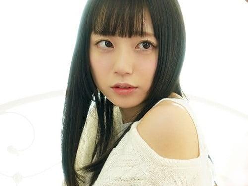 【七沢みあ】両親不在の初めて出来た彼女の家に遊びに行き何度も童貞チ〇ポを優しく握りゆっくりスロートし杭打ち騎乗位で。。。