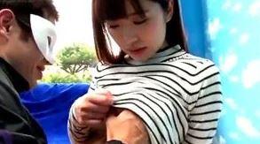 【マジックミラー号】素股で勃起したチンコをおマンコに突っ込まれて喘ぐ女子大生さん
