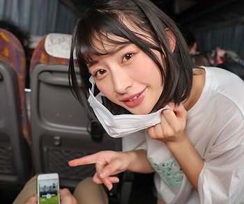 【宮島めいVR】「すごい硬くなってる…」フェス帰りの美少女が夜行バス車内で汗だく密着＆囁き誘惑でじゅぽフェラ&対面座位