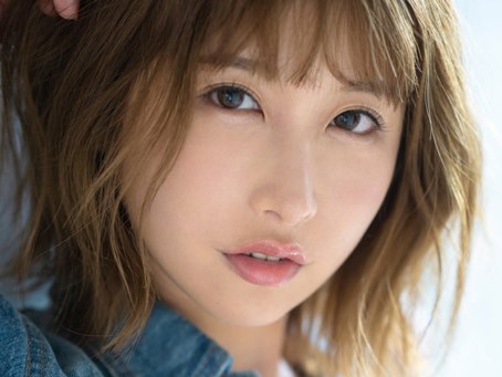 『沢山しちゃうわぁ…』でか乳の有名SNSの美女デビュー