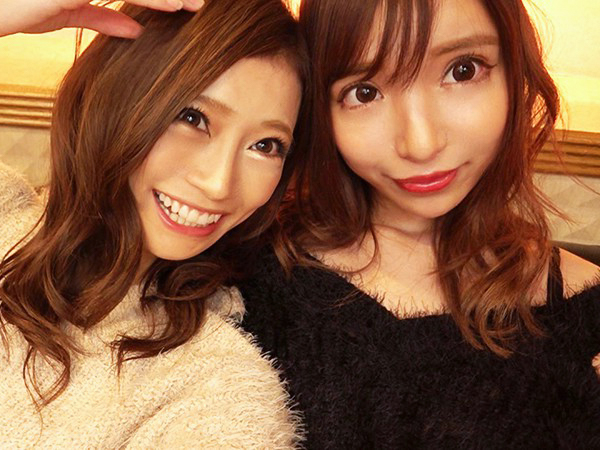 〖ハメ撮り×痴女ハーレム〗「私、乳首だけでも行っちゃうの♡」ビッチギャル2人と乱交！絶頂不可避の凄テクで中出しアクメ！