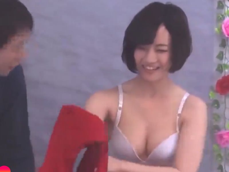［色白奥様/不貞調査、エロ動画］絶倫チ◎ポご馳走様です！ツレ君とのベロキスでメス化したママが本生許しちまうぜWWWWWWWWW