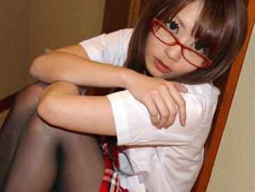 【パパ活】「もっとしよぉ」美乳眼鏡なパンスト女の子のエッチ